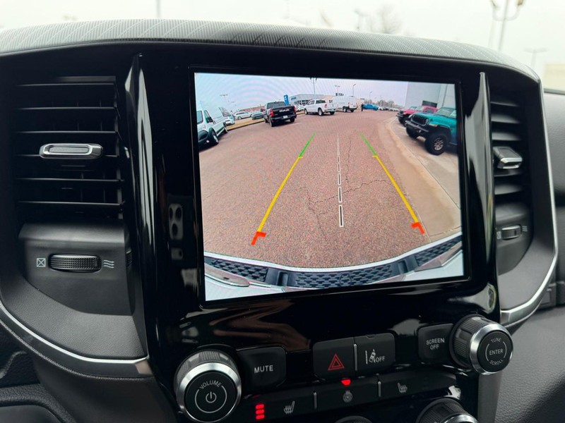 Ram 1500 Vehicle Full-screen Gallery Image 20