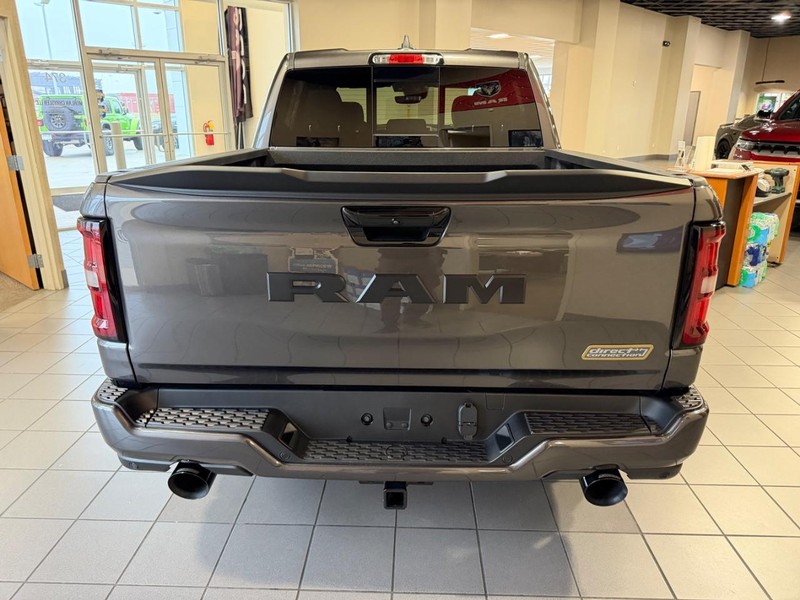 Ram 1500 Vehicle Full-screen Gallery Image 5