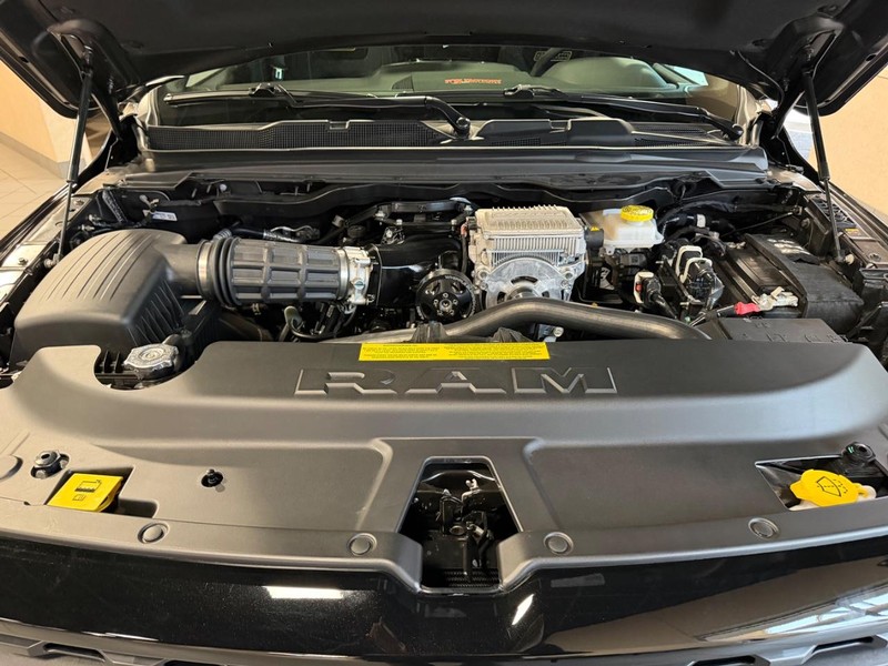 Ram 1500 Vehicle Full-screen Gallery Image 21