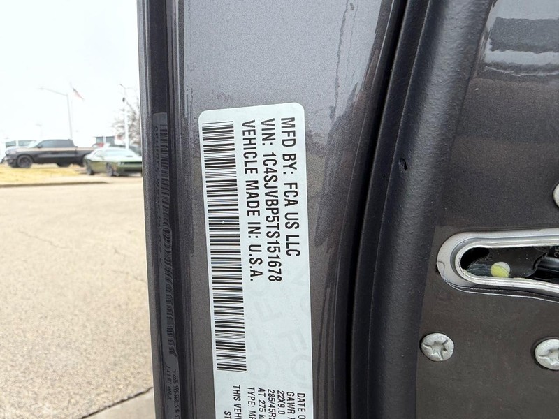 Jeep Grand Wagoneer Vehicle Full-screen Gallery Image 27