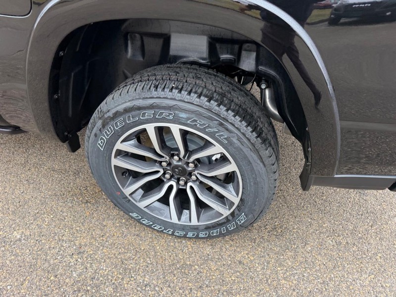 Ram 1500 Vehicle Full-screen Gallery Image 7