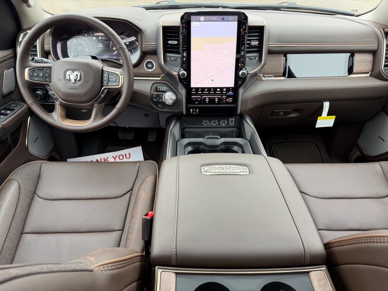 Ram 1500 Vehicle Full-screen Gallery Image 10