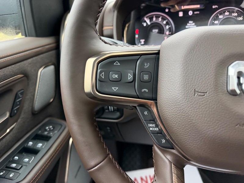 Ram 1500 Vehicle Full-screen Gallery Image 12