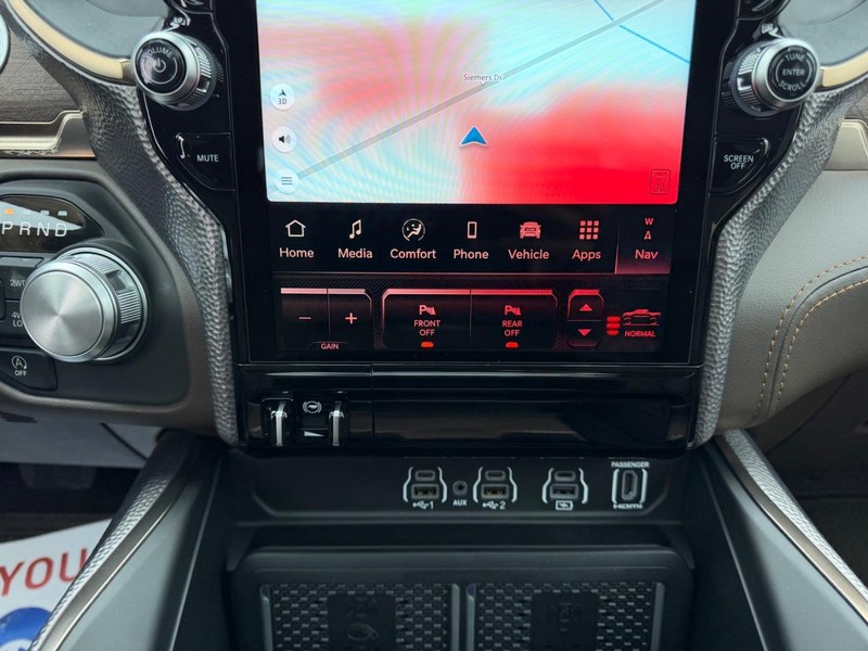 Ram 1500 Vehicle Full-screen Gallery Image 15