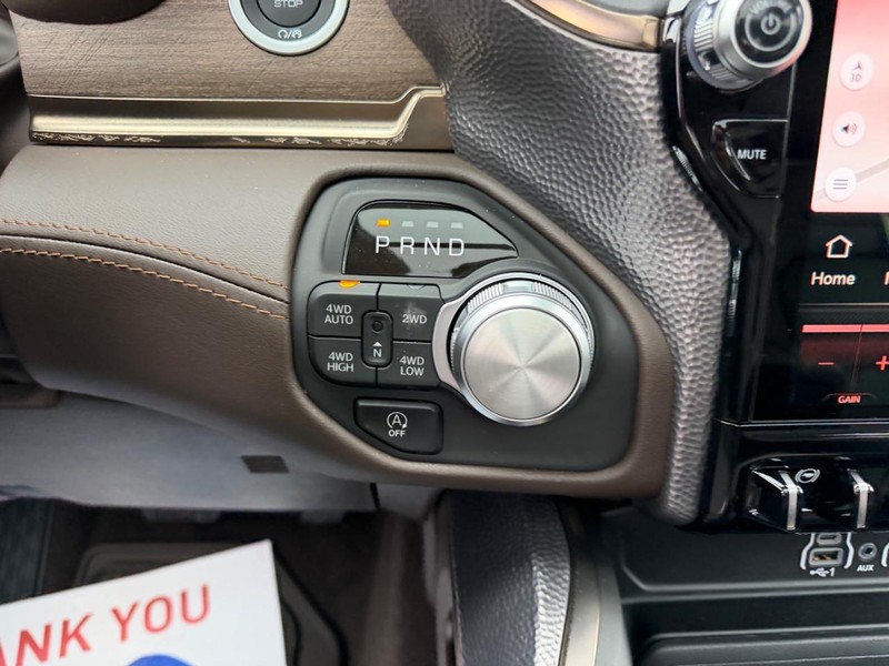 Ram 1500 Vehicle Full-screen Gallery Image 16