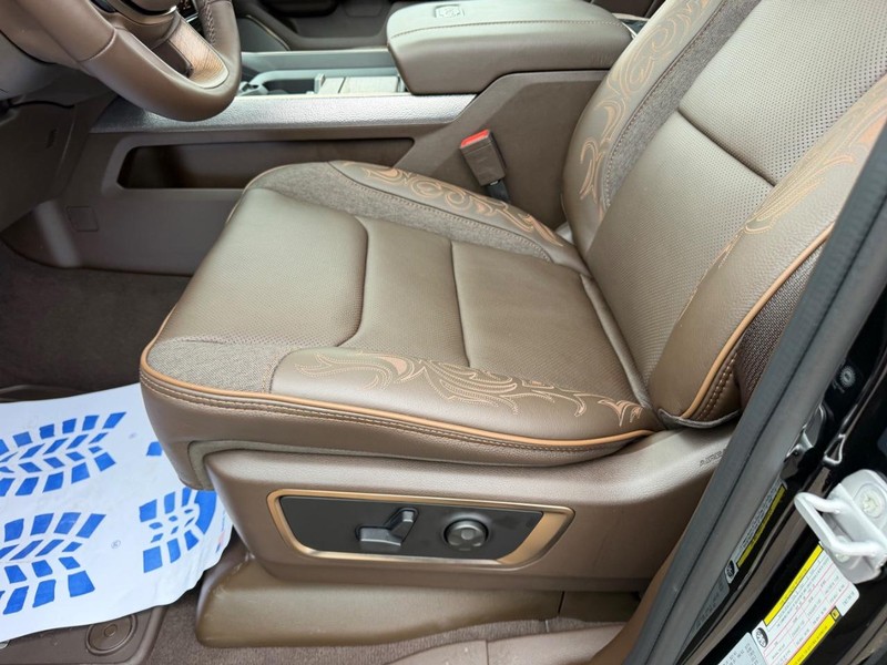 Ram 1500 Vehicle Full-screen Gallery Image 20