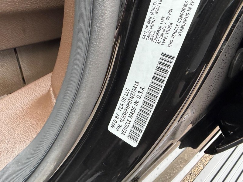 Ram 1500 Vehicle Full-screen Gallery Image 23