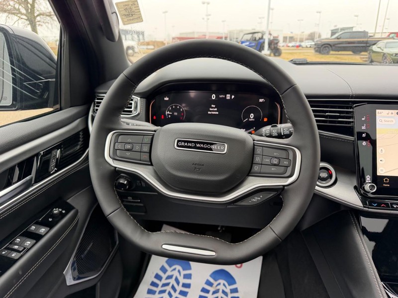 Jeep Grand Wagoneer Vehicle Full-screen Gallery Image 15