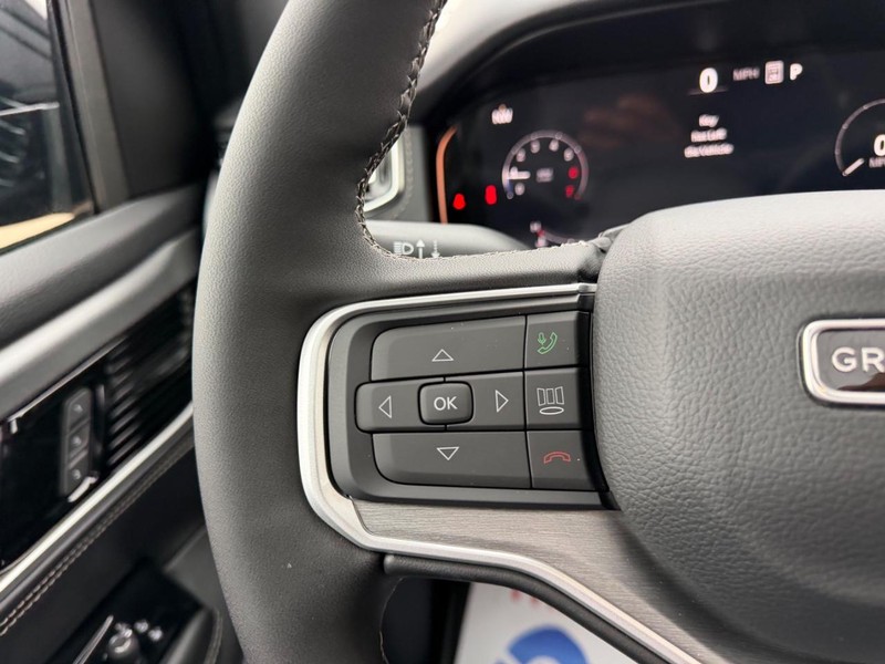 Jeep Grand Wagoneer Vehicle Full-screen Gallery Image 16