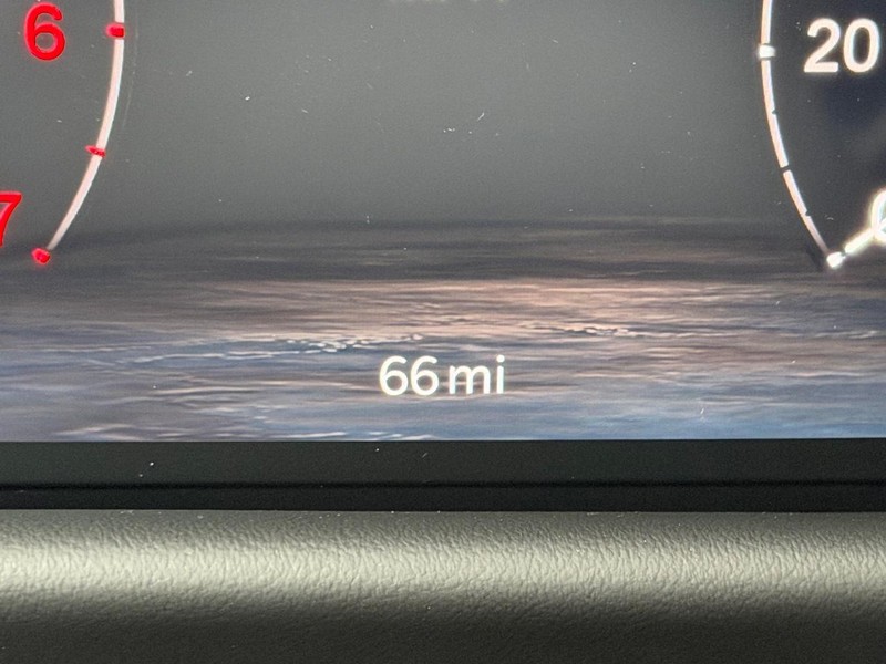 Jeep Grand Wagoneer Vehicle Full-screen Gallery Image 25