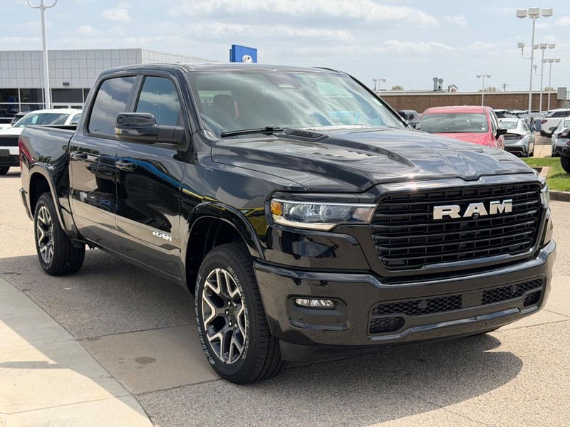 Ram 1500 Vehicle Full-screen Gallery Image 3