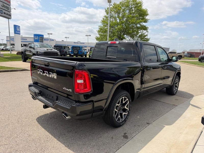 Ram 1500 Vehicle Full-screen Gallery Image 4