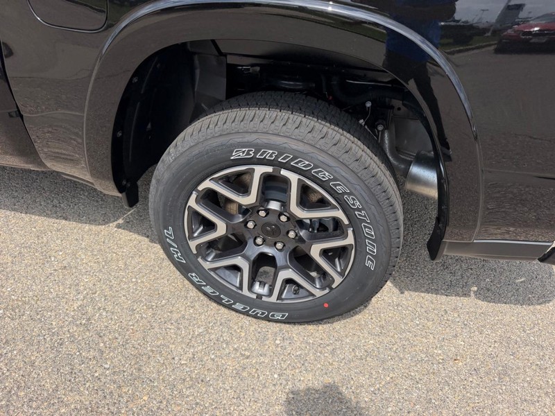 Ram 1500 Vehicle Full-screen Gallery Image 7