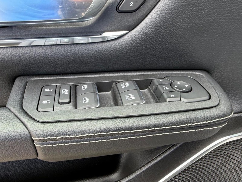 Ram 1500 Vehicle Full-screen Gallery Image 18