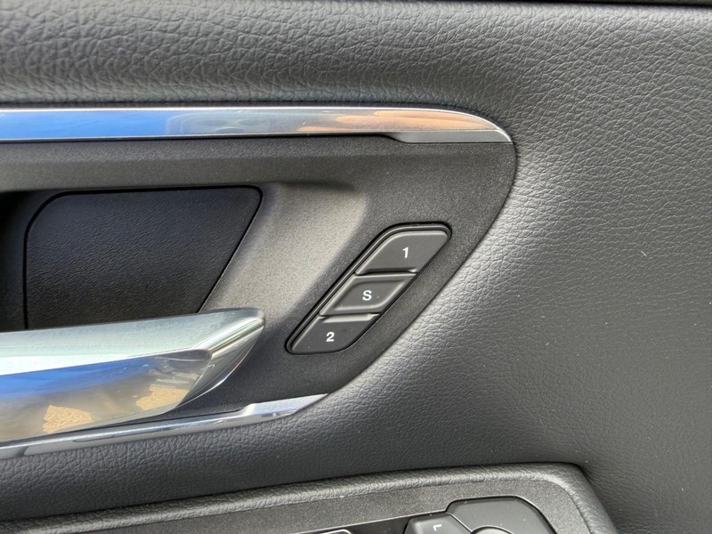 Ram 1500 Vehicle Full-screen Gallery Image 19