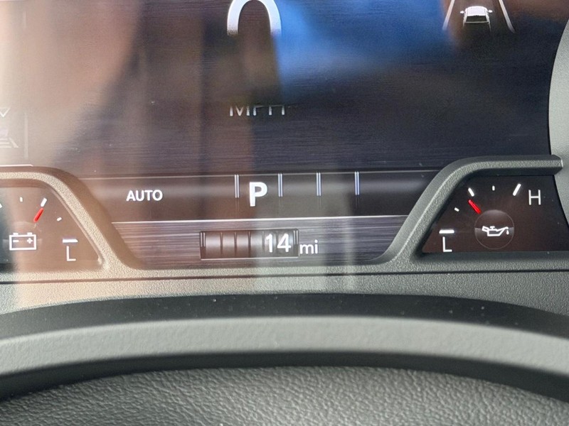 Ram 1500 Vehicle Full-screen Gallery Image 21