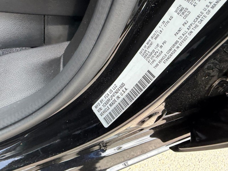 Ram 1500 Vehicle Full-screen Gallery Image 23