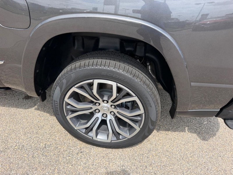 Ram 1500 Vehicle Full-screen Gallery Image 7