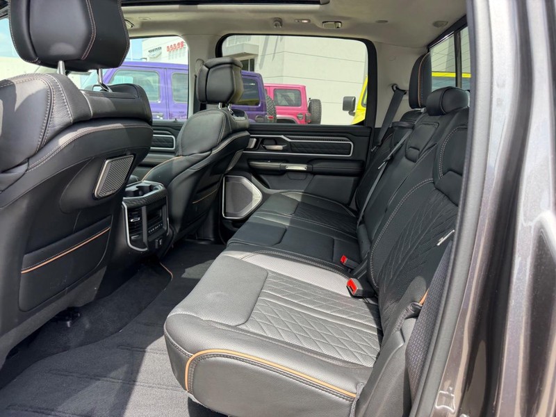 Ram 1500 Vehicle Full-screen Gallery Image 8