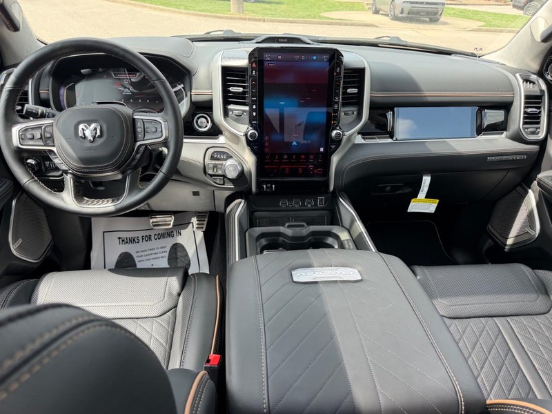 Ram 1500 Vehicle Full-screen Gallery Image 10