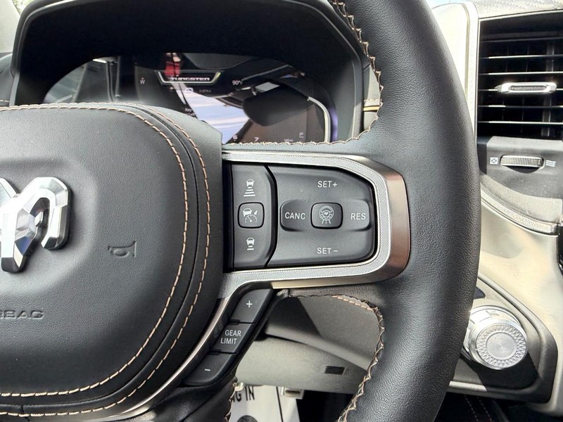 Ram 1500 Vehicle Full-screen Gallery Image 13