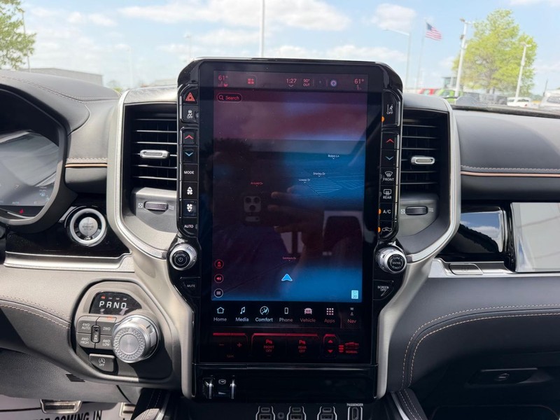 Ram 1500 Vehicle Full-screen Gallery Image 14