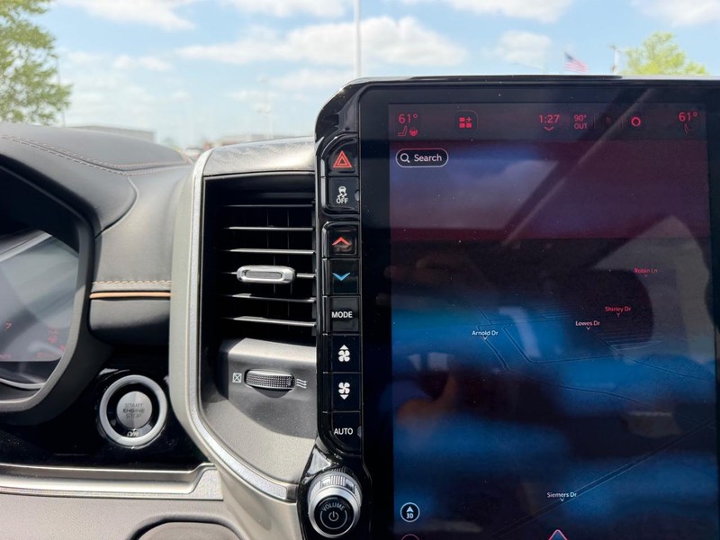 Ram 1500 Vehicle Full-screen Gallery Image 15