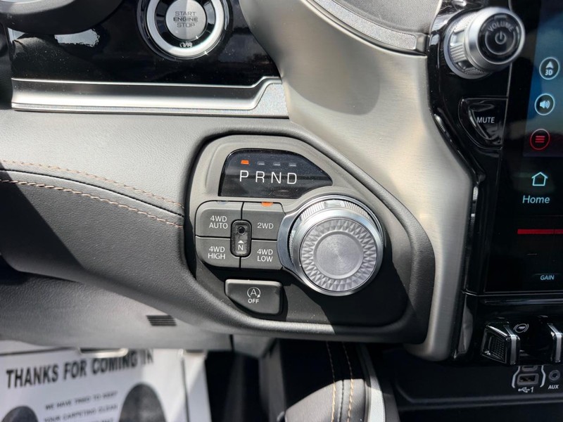 Ram 1500 Vehicle Full-screen Gallery Image 17