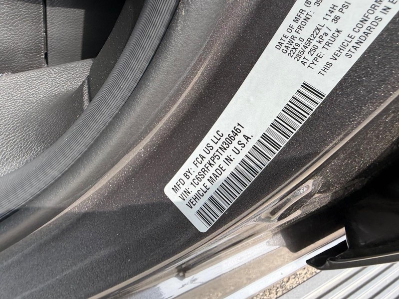 Ram 1500 Vehicle Full-screen Gallery Image 24