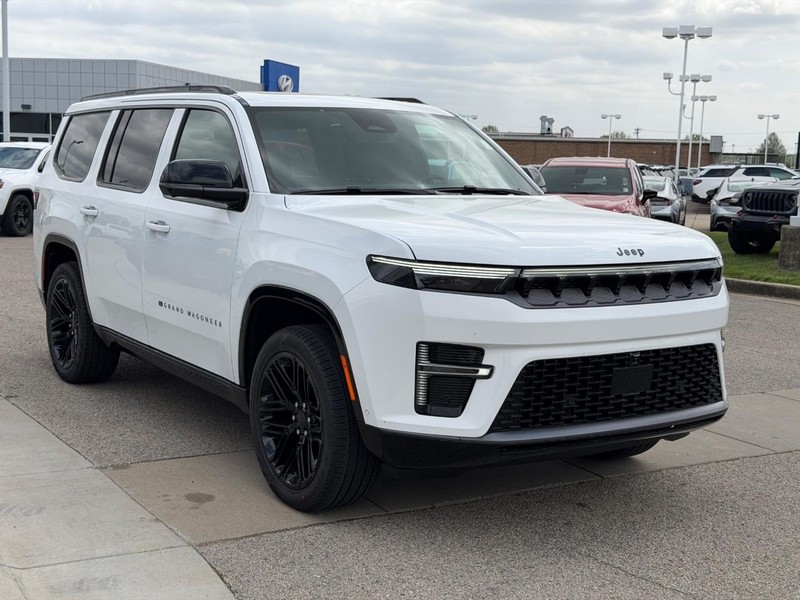 Jeep Grand Wagoneer Vehicle Full-screen Gallery Image 3