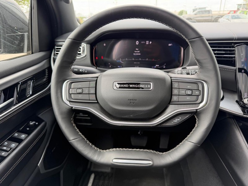 Jeep Grand Wagoneer Vehicle Full-screen Gallery Image 15