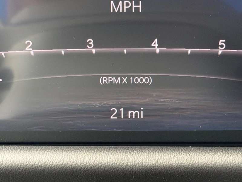 Jeep Grand Wagoneer Vehicle Full-screen Gallery Image 25