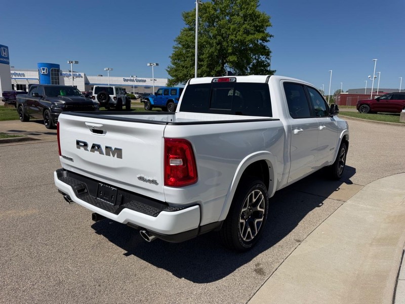 Ram 1500 Vehicle Full-screen Gallery Image 4
