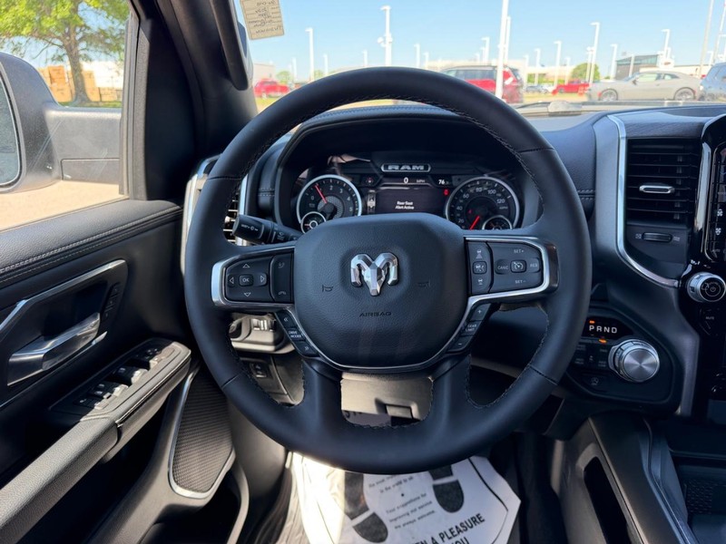 Ram 1500 Vehicle Full-screen Gallery Image 10