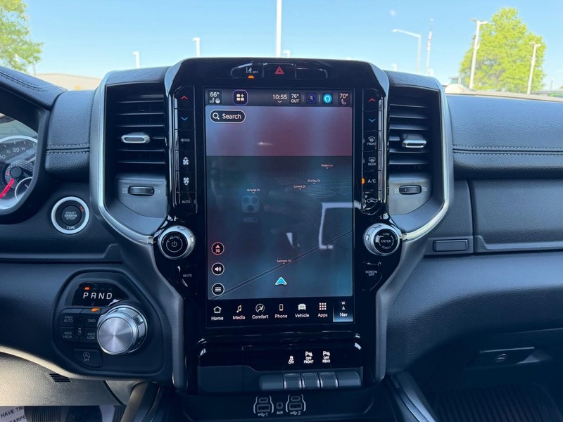 Ram 1500 Vehicle Full-screen Gallery Image 13
