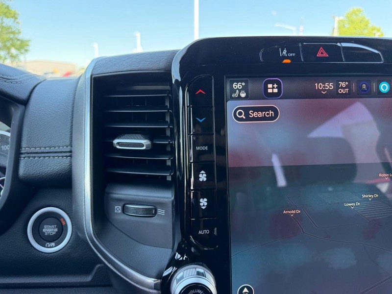Ram 1500 Vehicle Full-screen Gallery Image 14