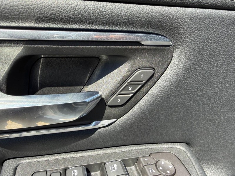 Ram 1500 Vehicle Full-screen Gallery Image 19