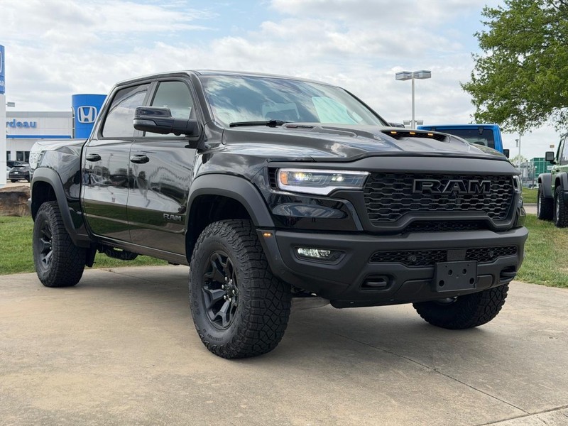 Ram 1500 Vehicle Full-screen Gallery Image 3