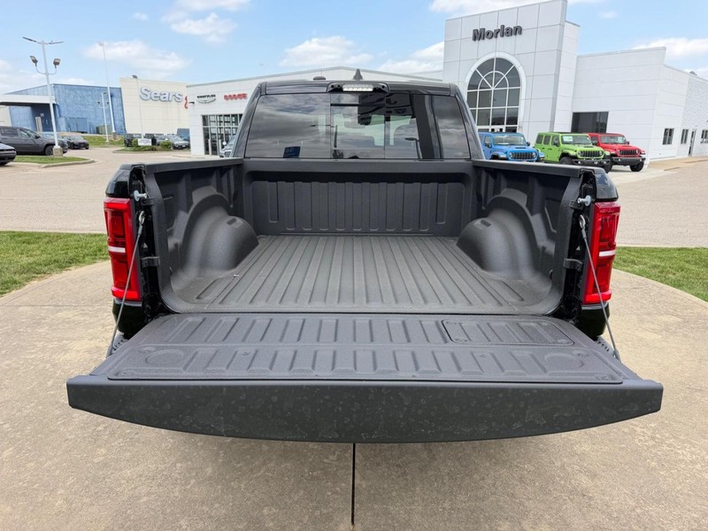 Ram 1500 Vehicle Full-screen Gallery Image 6