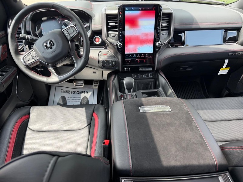 Ram 1500 Vehicle Full-screen Gallery Image 10