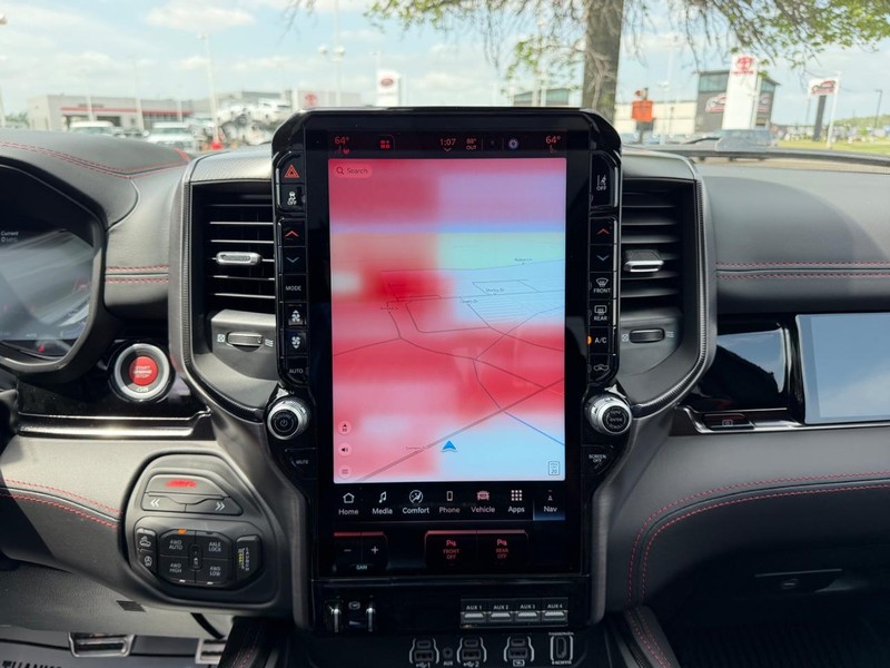 Ram 1500 Vehicle Full-screen Gallery Image 14