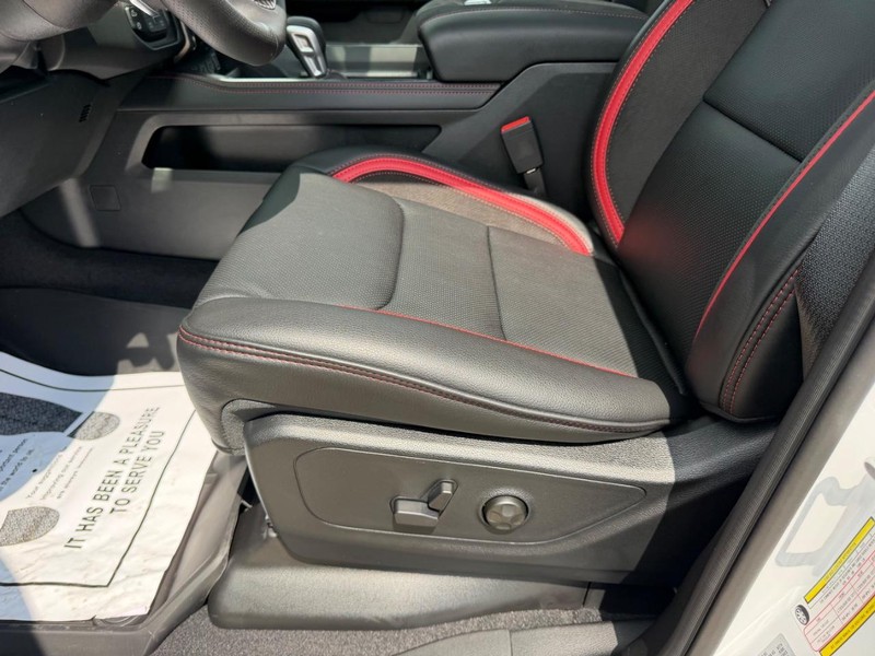 Ram 1500 Vehicle Full-screen Gallery Image 20