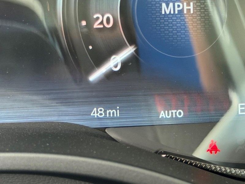 Ram 1500 Vehicle Full-screen Gallery Image 21