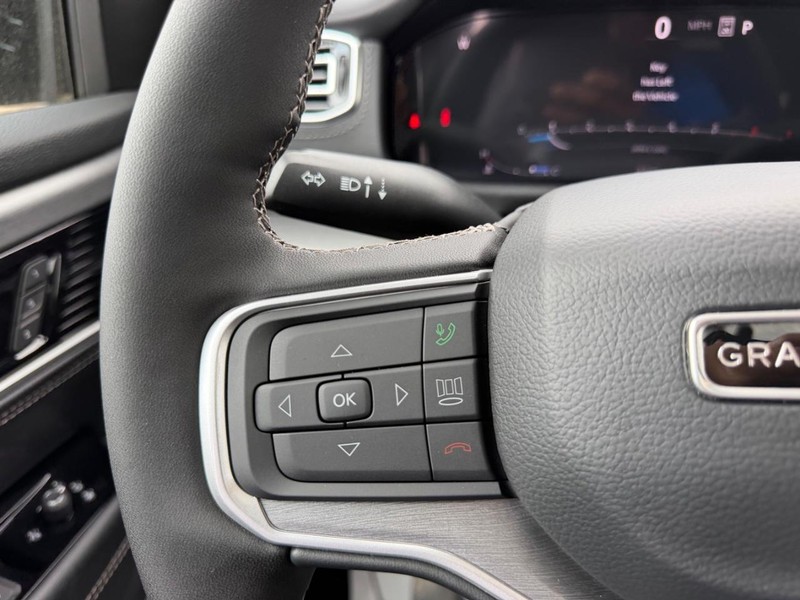 Jeep Grand Wagoneer Vehicle Full-screen Gallery Image 16