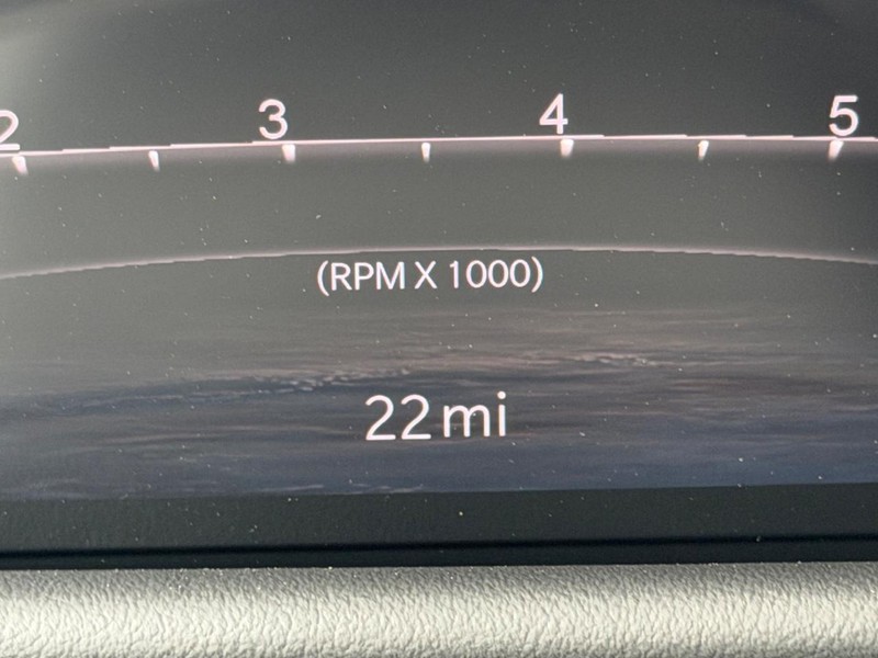 Jeep Grand Wagoneer Vehicle Full-screen Gallery Image 24