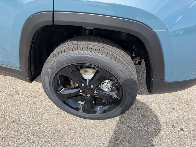 Jeep Grand Cherokee Vehicle Full-screen Gallery Image 8