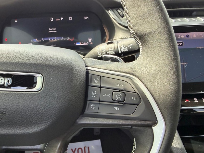 Jeep Grand Cherokee Vehicle Full-screen Gallery Image 14