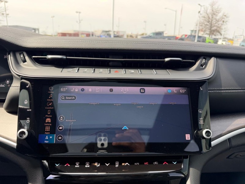 Jeep Grand Cherokee Vehicle Full-screen Gallery Image 15