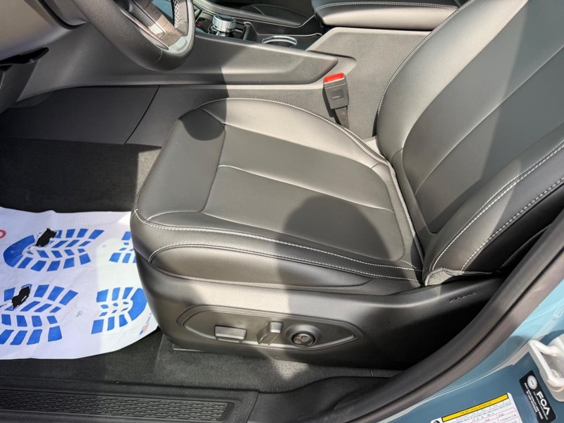 Jeep Grand Cherokee Vehicle Full-screen Gallery Image 21