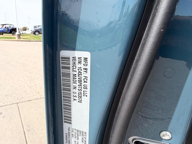 Jeep Grand Wagoneer Vehicle Full-screen Gallery Image 26